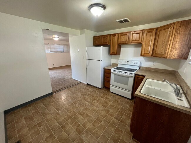 Photo - CREC 4 Plex Unit CREC 4 Plex - 1433