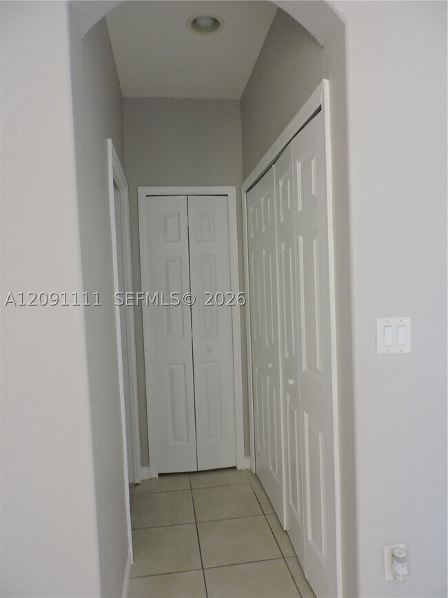 1408 SE 26th Ct