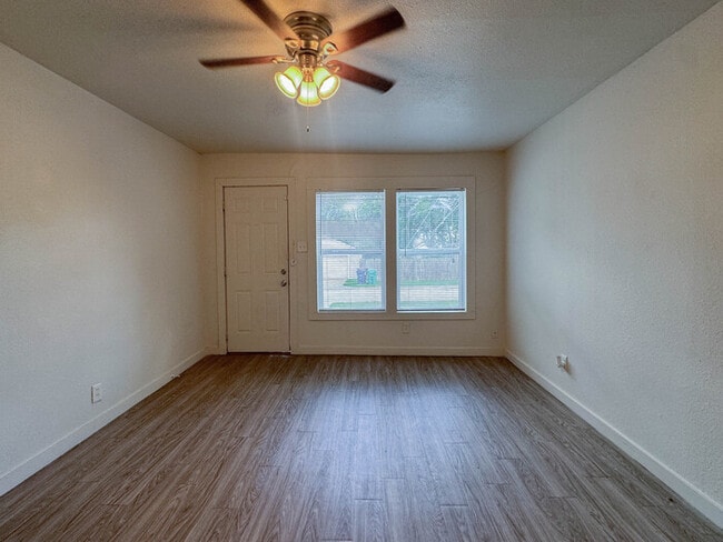Photo - 609 Amarillo St