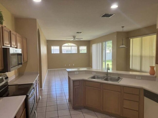 Photo - 2725 Old Redpine Way