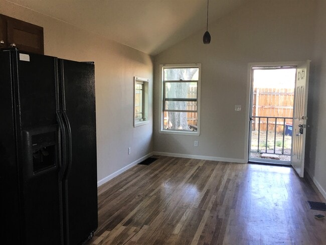 Photo - 1170 S Navajo St