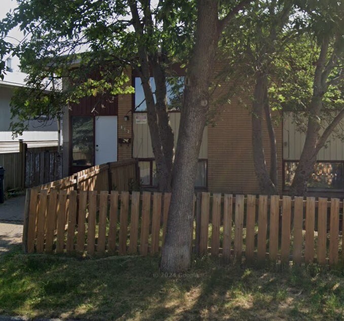 Photo - 812 Irwin St