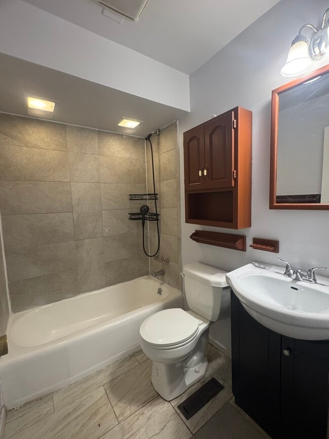 27 W 155th Pl