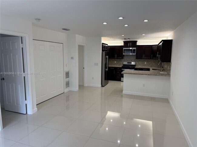 Photo - 214 NE 108th St Casa