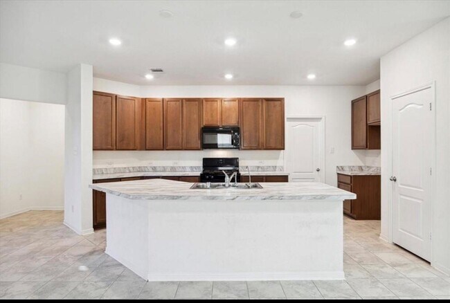 Photo - 6546 White Tail Ct