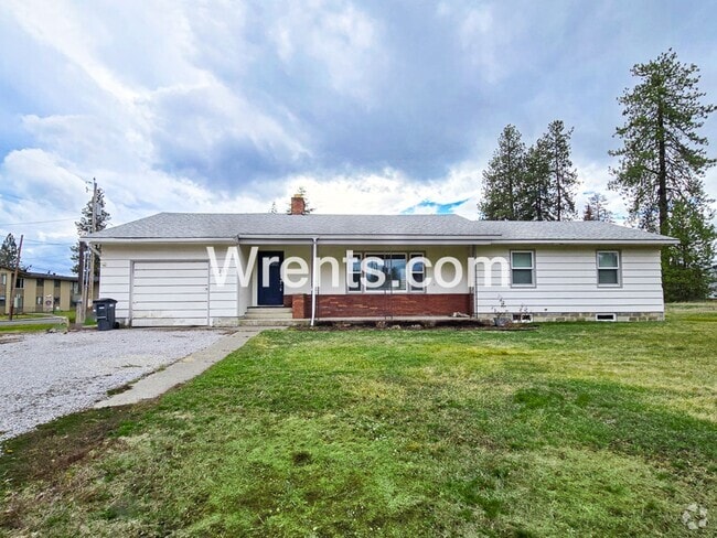 Building Photo - 3bd 1.5 bath Home Available now in Deer Park