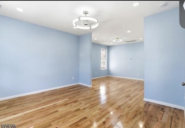 Photo - 280 Conklin Ave