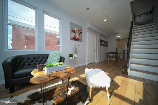 Photo - 2618 Jasper St