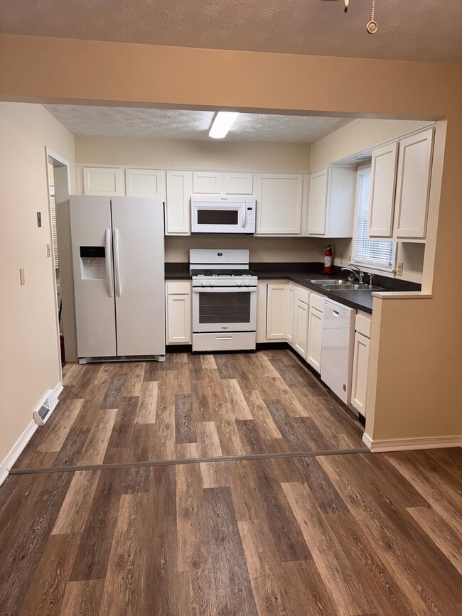 2239 Woodland Trce