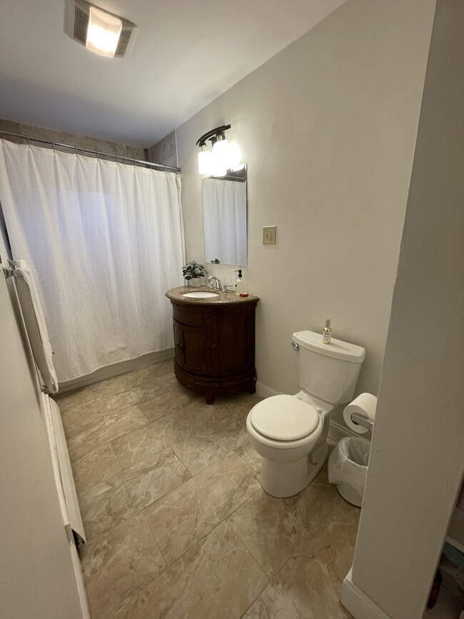 Photo - 43 Selkirk Rd Apartments Unit 4