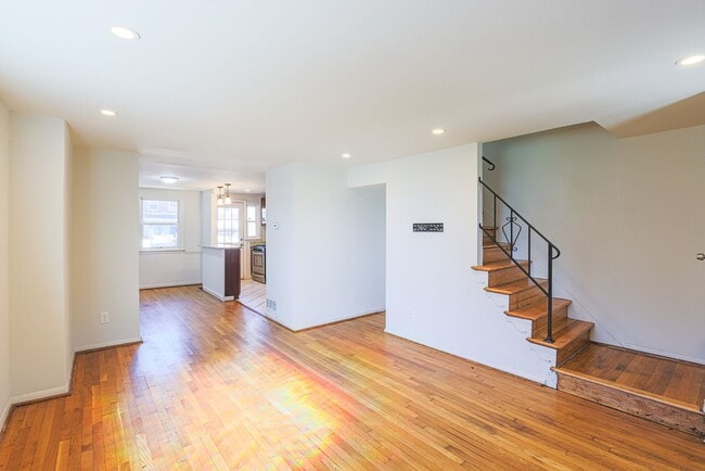 Photo - Labor Special Move in by September 15 Rece...