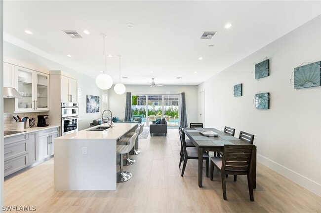 Photo - 596 111th Ave N