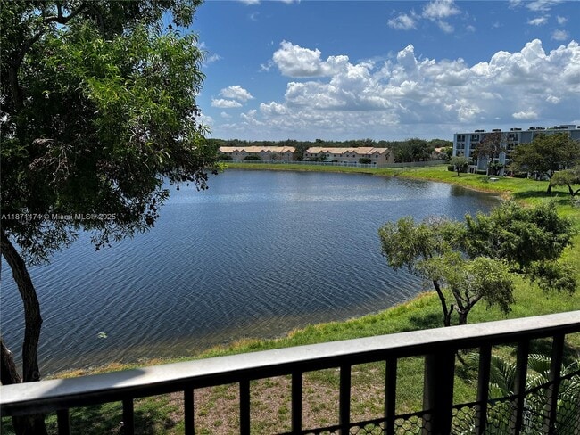 Photo - 8600 N Sherman Cir Unit 405