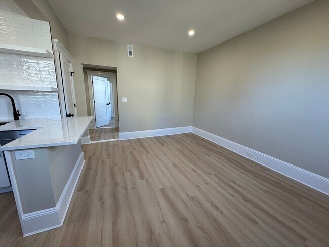 Photo - 14 Edgerly Rd Unit 22