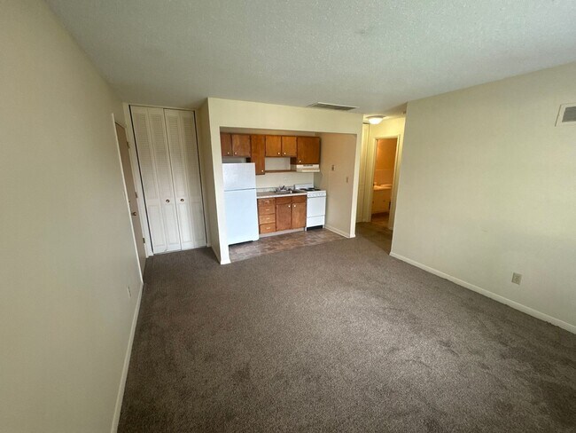 Photo - Welcome to Manor Heights Apartments!