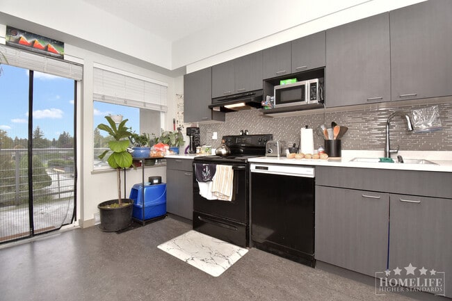 Photo - Studio Suite located within a Friendly Com... Unit 606