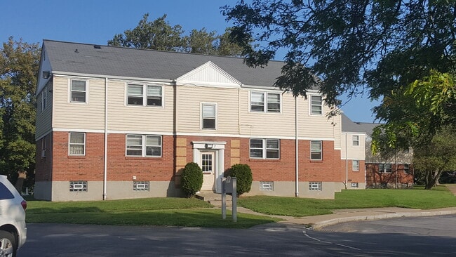 River View Court Apartments - River View Court Apartments