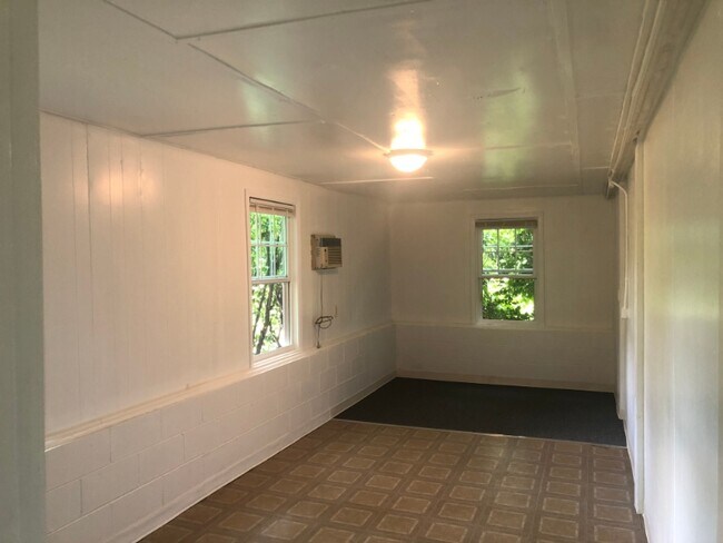 Photo - 165 Five Ponds Ln