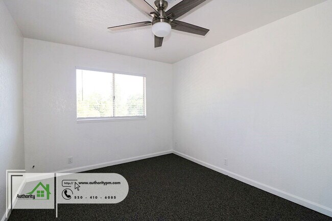 Photo - 2230 Howard St