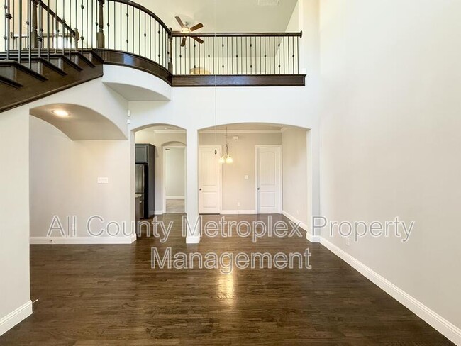 Photo - 950 Dartford Dr