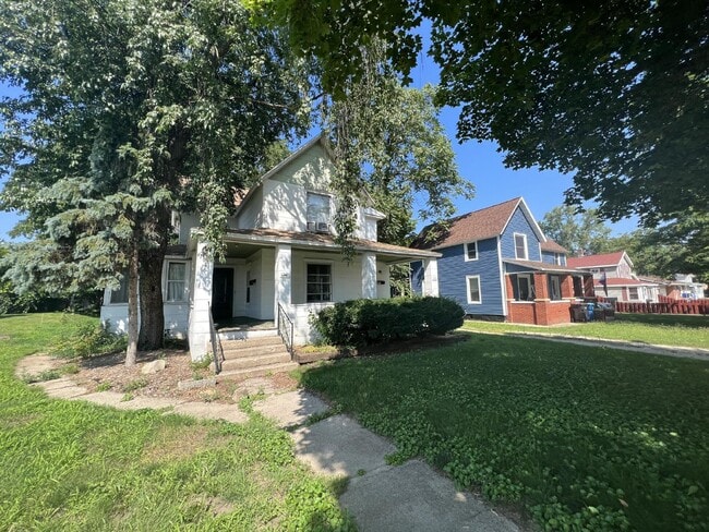 Building Photo - Large 1BR in Wayland Unit 2 Rental
