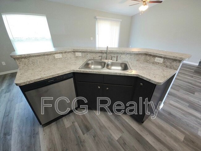 Photo - 525 Marion Oaks Ln