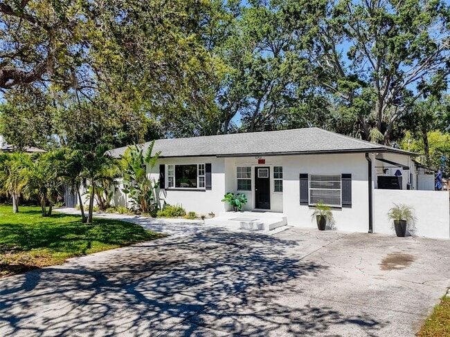 Photo - 1600 Pasadena Dr