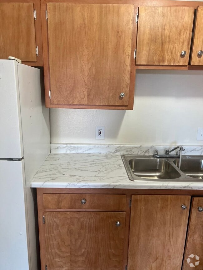 Building Photo - 1 Bedroom 1 Bath In Central Las Vegas Unit 21 Rental