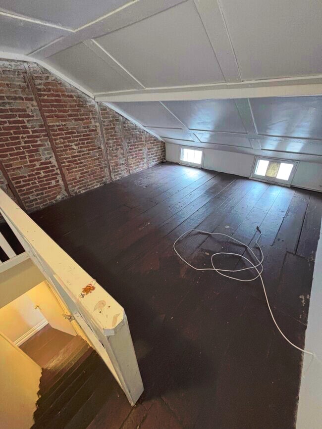 Photo - 768 Beatty St