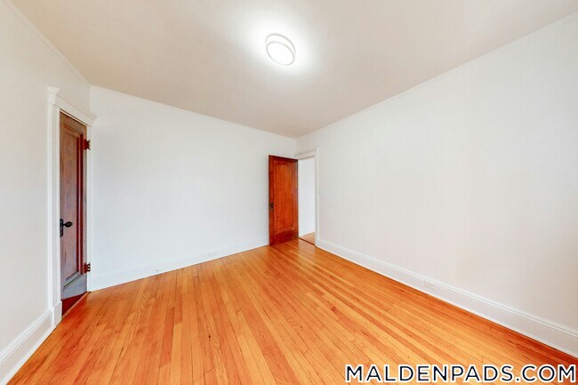 Photo - 170 Maple St Unidad 207