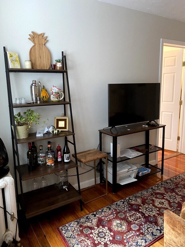 208 Hanover St Unit 3
