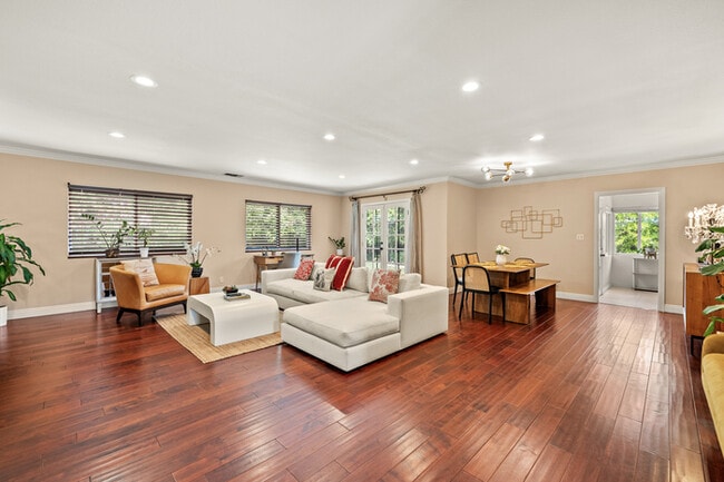 Chic Family house in West Covina - Chic Family house in West Covina