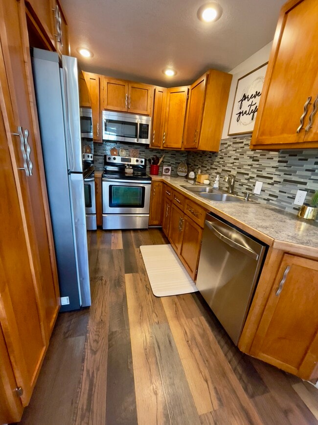 Photo - 1218 W 25th St S