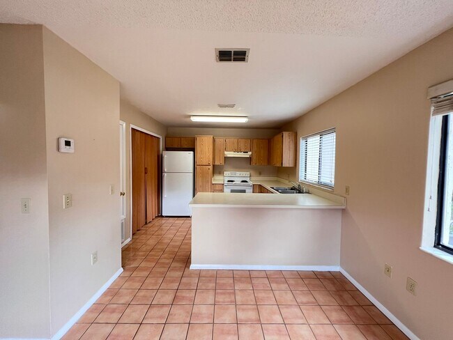 Photo - Great townhouse -  available now!