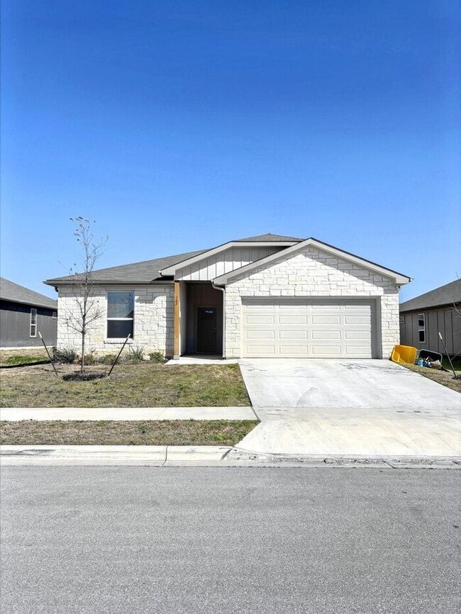 Photo - 722 Freedom Cir House