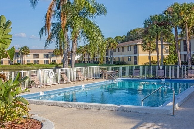 Monterey Lakes Apartments