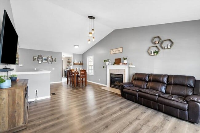 Photo - 3 Bedroom house with Finished Basement - Available August 2026