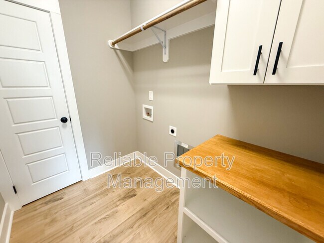 Photo - 945 Lynch Rd