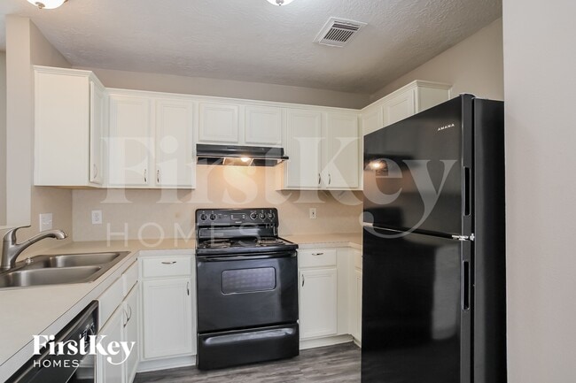 Photo - 916 Wilaby Ln