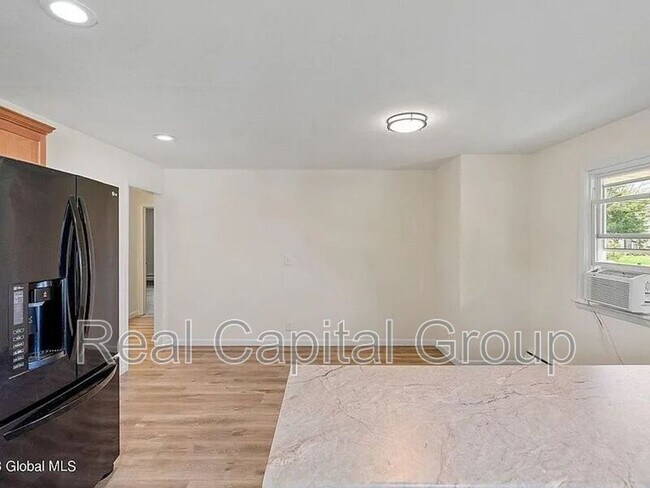 Photo - 309 Harlem St Unit 2