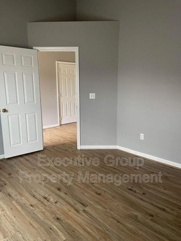 Photo - 104 Cottage Cir