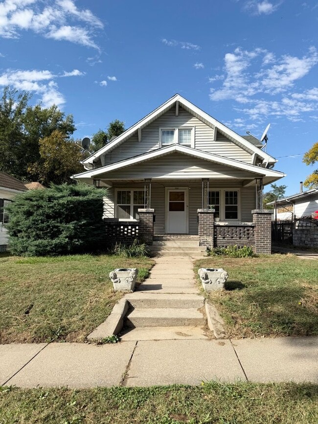 Building Photo - 707 S Fairmount St Unit Main
