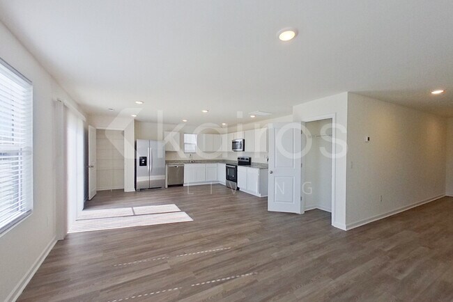 Photo - 7021 Peppermill Way