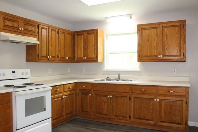 Photo - 1045 W Pecan St