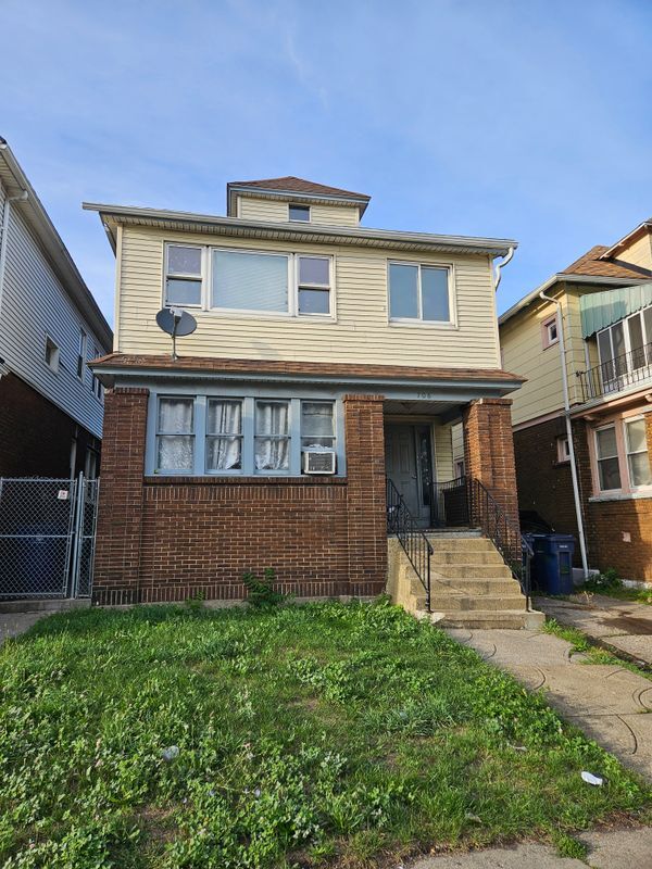 Building Photo - 706 E Delavan Ave Rental