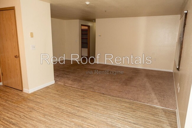 Photo - 3939 10th St SE Unit Apartment F6