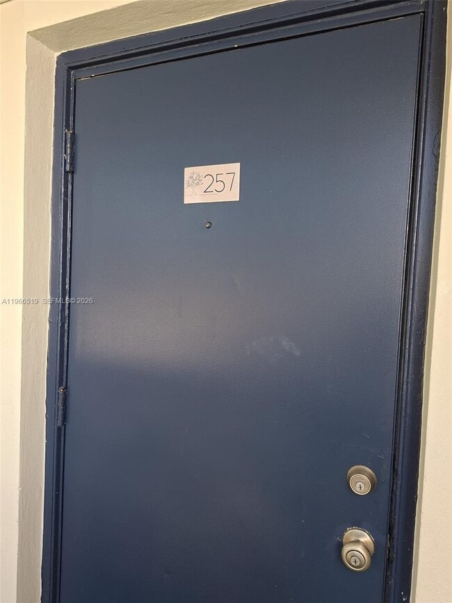 Photo - 13025 Emerald Dr Unidad 257