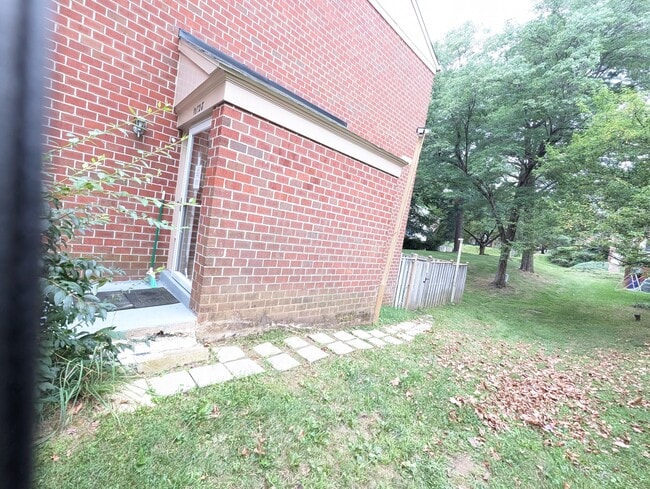 Building Photo - 10728 Bridlerein Terrace Rental