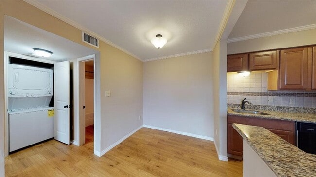 Photo - 904 University Oaks Blvd Unit 124