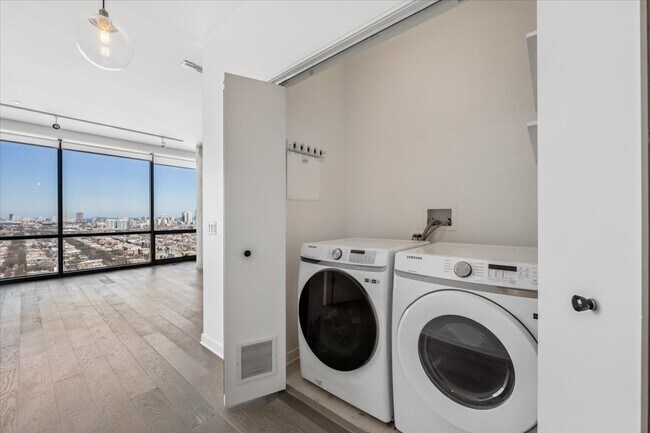 Photo - 860 W Blackhawk St Unit 2805